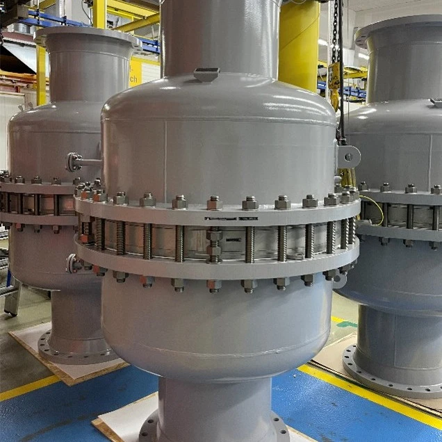 Arrêts-flammes gris